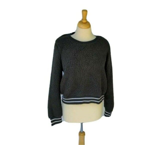 NEW Jenni Intimates Black Faux Sherpa Cropped Pajama Top Small Cozy Lounge - Picture 2 of 9